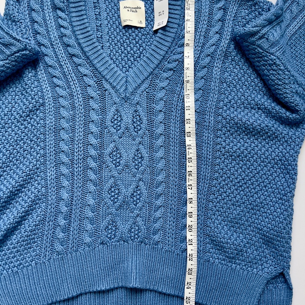 Abercrombie & Fitch sweater - Picture 4 of 4